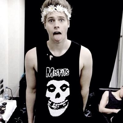 hugsyirwin's profile picture. sad but rad @kissesari