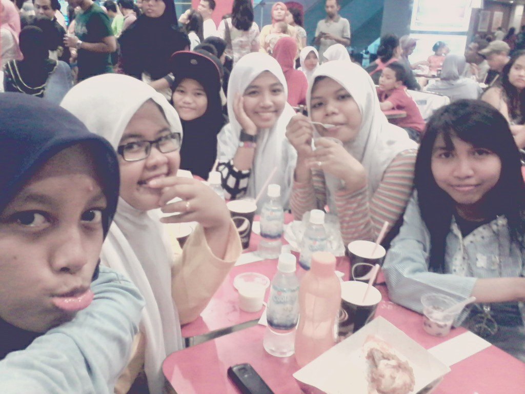 Fans of @SMASHindonesia | geng yg selalu kumpul di sela sela kesibukan ;)