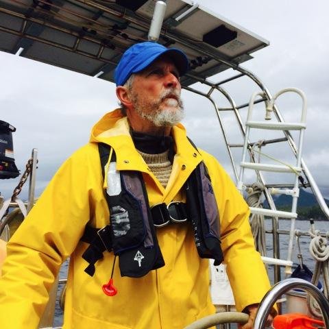 Retired teacher, avid sailor, lives in the boonies.