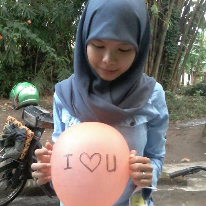 ekhatiwi_5's profile picture. 