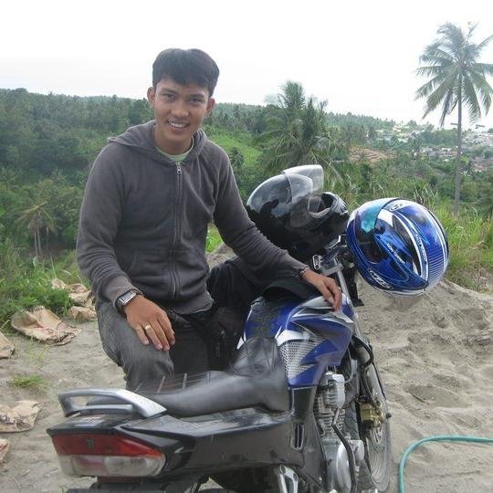 Kenangan kita tak akan q lupa ketika kta masi bersama kita pernah menangis kita pernah tertawa dlm stu cinta dan kini kita hrus terpisah...