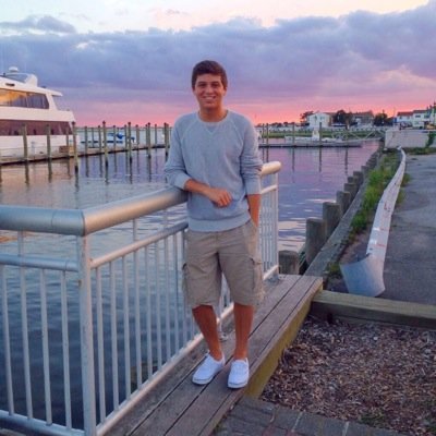 lovemetlayne's profile picture. 