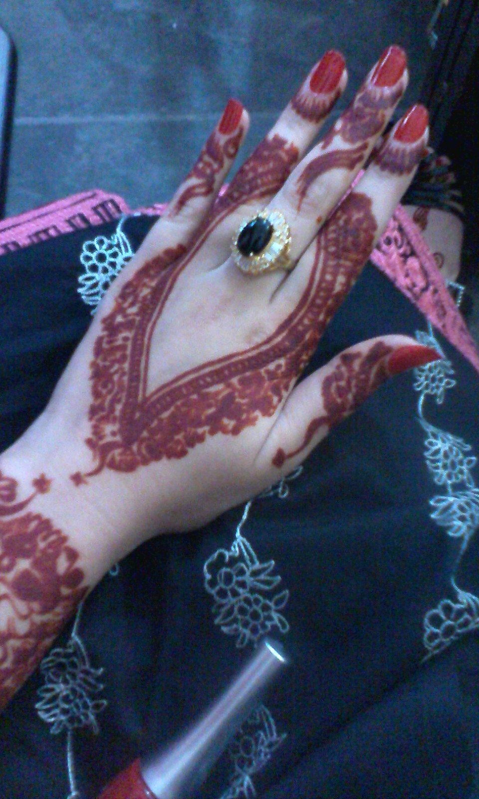 ëm âQùāRìüÑ ;)