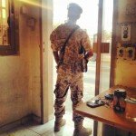 ‏جفاني منام الفجر و النوم لي م راق وكثر التمني : زاد في قلبي ارهاقه ~”.