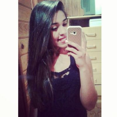 “Olhos fechados pra te encontrar. Não estou ao seu lado, mas posso sonhar. Aonde quer que eu vá, levo você no olhar @luansantana ‹з Since: 26/06/2012