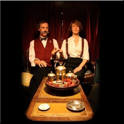 RufusandMolly's profile picture. Artists Molly Micklethwait and Rufus White. Work, collections and location home #location2669 #rufuswhiteartist #mollymicklethwait #rufustheuglymodel