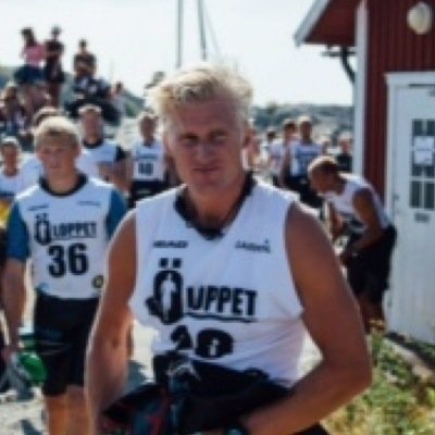 Amatör som tränar terränglöpning & börjat simma 2013, 2015 skall jag bli en ännu bättre simmare! swimrun är tävlingsformen öloppet sub 5h 2015!!!