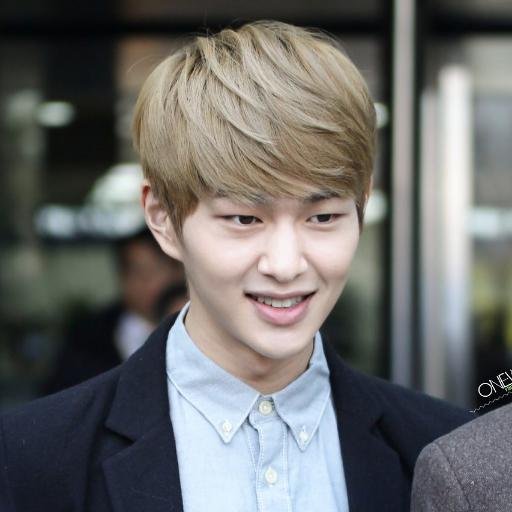 i love kpop so  much like shinee ,suju,ukiss,beast and others..i hope one day opportunity to meet them..i hope...hehe...
...