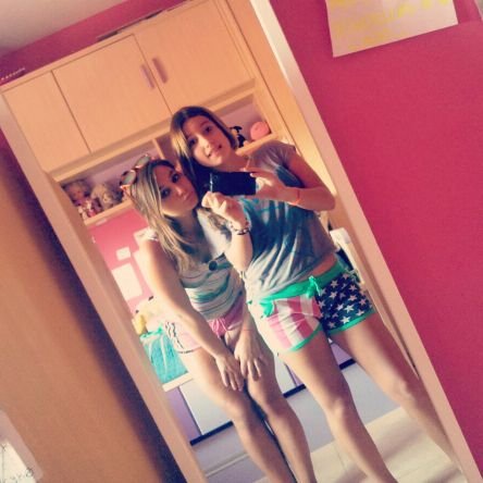Sacando sonrisas siempre|| nl2 las mejores hermanas∞|| instagram: lorena_llamas17||El truco está en enamorarte de alguien que acepte tus locuras:)|| córdoba