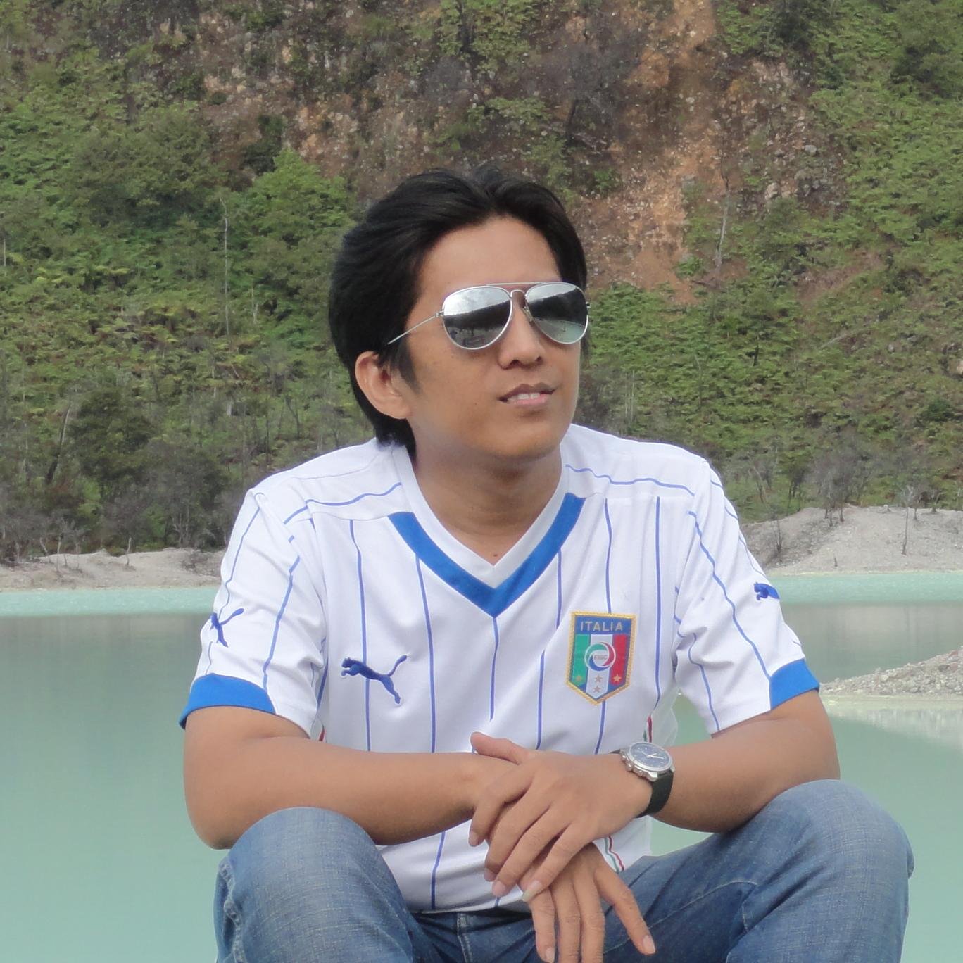 Saya suka dengan dunia internet sebagai pusat inforamsi. Blog personal yang saya buat sebagai tempay saya berbagi dan layanan online. diantaranya https://t.co/RDvqSDxKkW