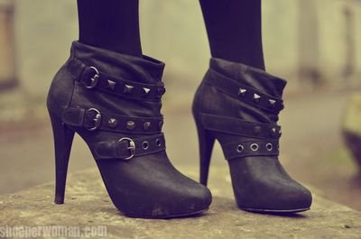 Just a guy with a love for boots and a kinky side