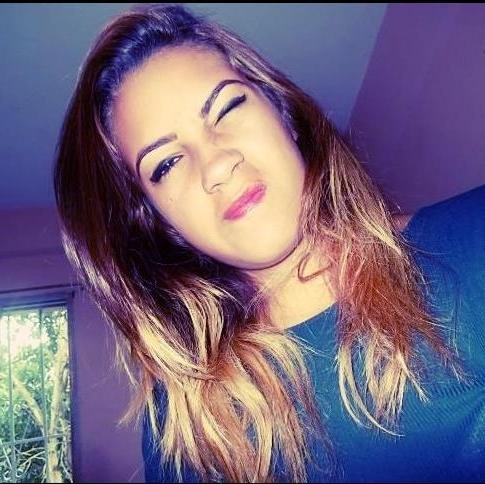 Hola que tarr? soy la chica de las poesías,LA CAGUE,soy, jodedora, showsera,   todo lo que tu quieras que sea,BUENA VIBRA❤️SIGUEME.