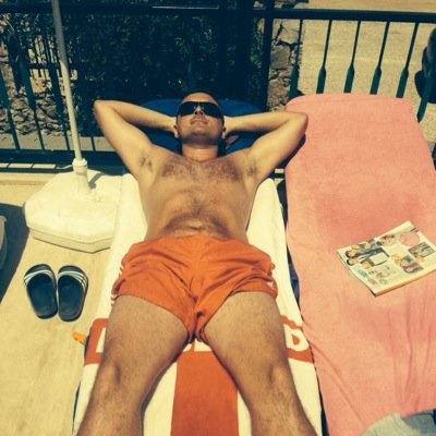 love footy,darts golf an horse racing,, an sinkin pints, an dont like gettin beat thats me in 1