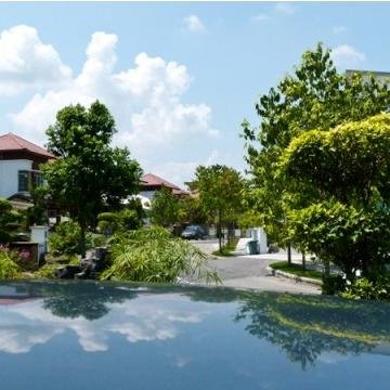 A small group of real estate entrepernuers that provide and educate user's who involves in Real Estate industry in Malaysia