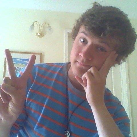 This is the twitter account of me, weirdo, friendly, geographer, musician, thing :) Currently studying for a BSc in Geography at Plymouth... 
I follow back!!!!