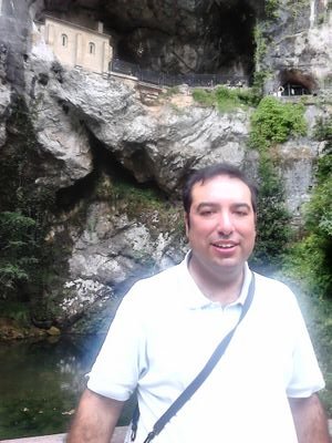 Ciclista disfrutando de rutas imposibles