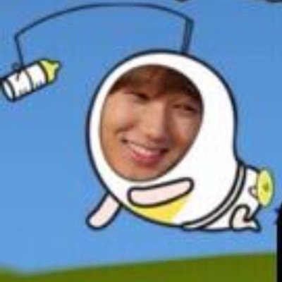 わてくしの夢はナノブロックのカメをイェソンさんに手渡して作って下さいって言うこと。リョウクちゃんと作ってもええで、って。はいイェウクのできあがり