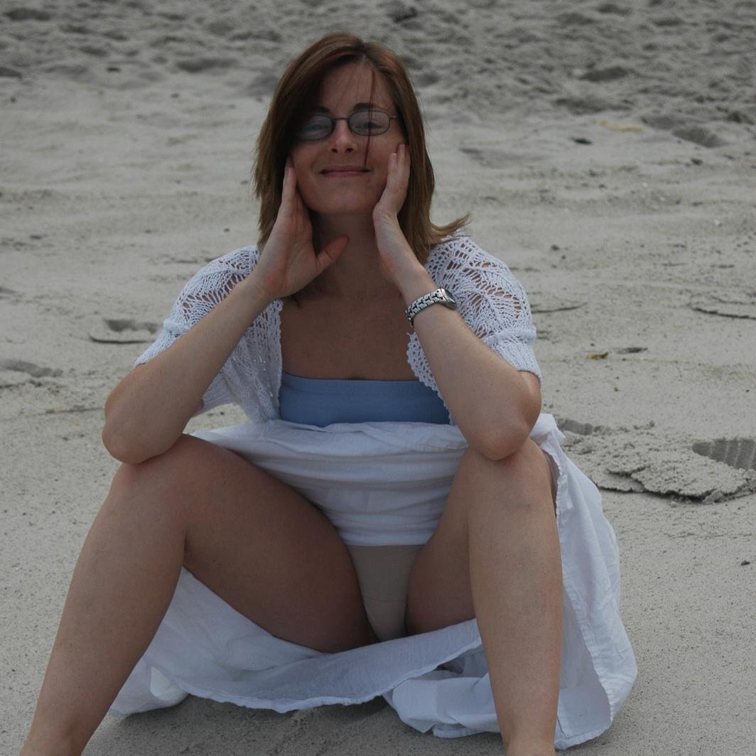Well just here to try Twitter.... luv cpls and luv being BI... GRRR