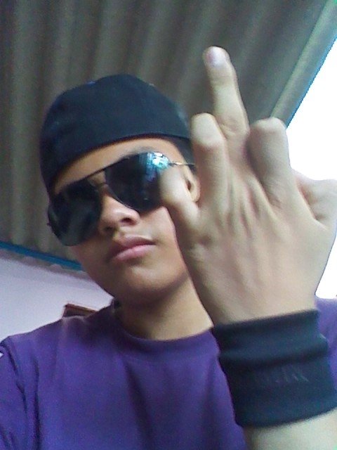 Music specialist. Troublemaker. Award-winning zombie lover. Future teen idol. General web ninja.