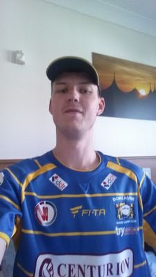 Age 40 Live with the love of my life in our own home with our 3 Daughters. love sport and my favourite Teams are
 @doncaster_rlfc (THE DONS) and @Man Utd