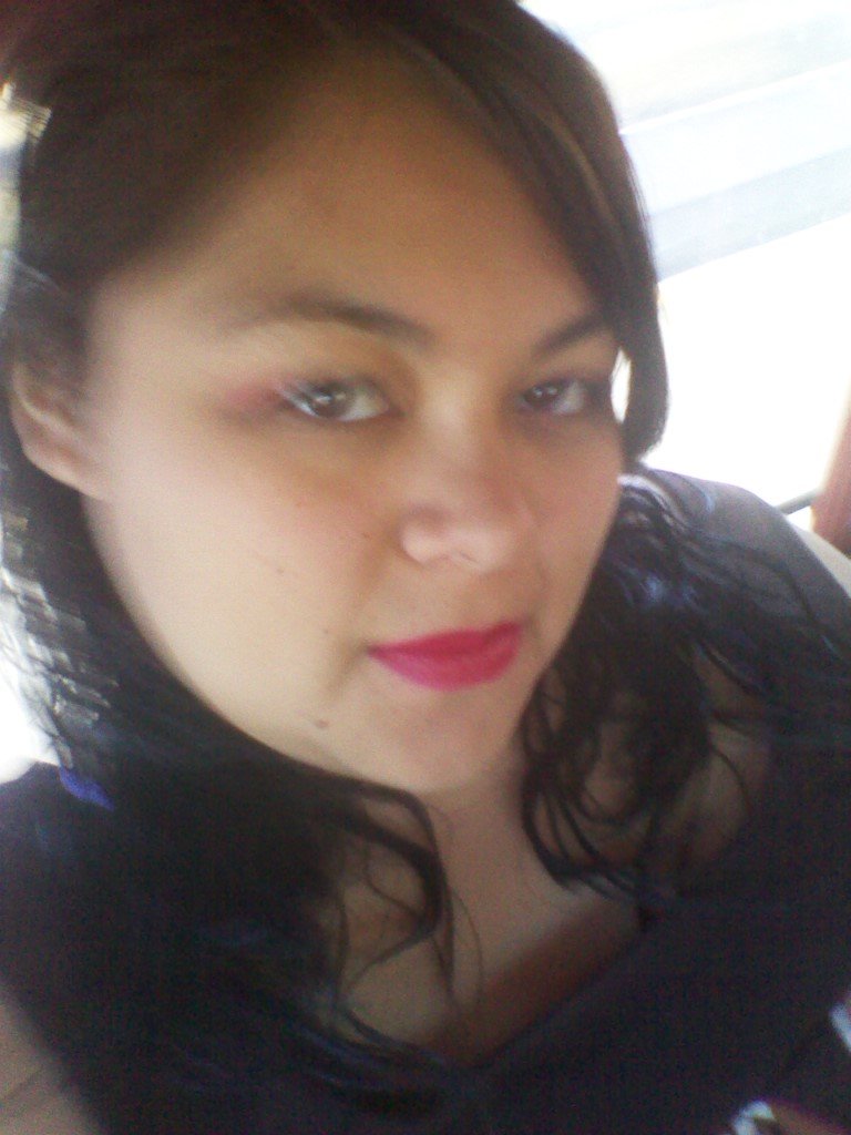 Tengo 26 años soy ingeniero en sistemas y me gusta vivir el momento y ser autentica y única