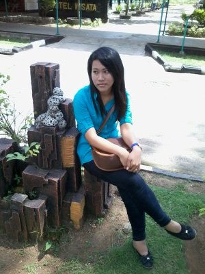 jangan sia_siakan kesmpatan yang ada.. karna kesempatan itu gak datang untuk kedua kalinya..!
keep smile :)