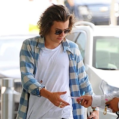 JUST FOLLOW @AASHTONIIRWIIN FOR ME BC U KNOW WHAT I NEED OBVIOUSLY
