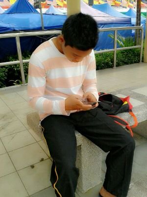 mention follow back . wechat : fahmi_laa. insta : fahmiakmal__