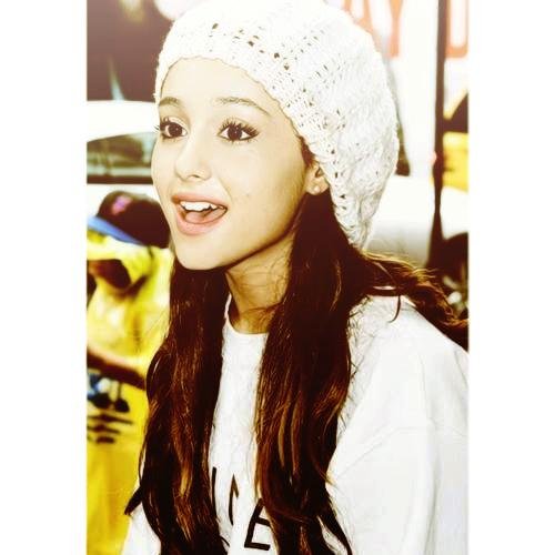 16 , belieber ,fã da Selena,Demi,Miley etc :) me segue ??sigo de volta