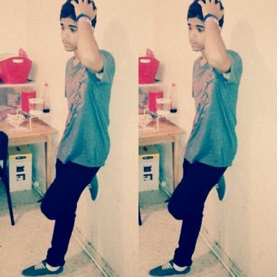 hey tweeters hmu on kik @matthew* singer*