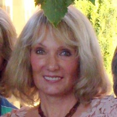 Flower Farmer, Dahlia Addict. Master gardener, grad RBC Kew -garden design, garden writer & hort photographer. Oil/acrylic painter; Reader; Cavalier mom.
