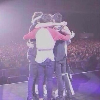 We vote for the boys a day before the awards and we still win,we leak songs like professionals,we crash twitcams, Everyone? THIS IS US!