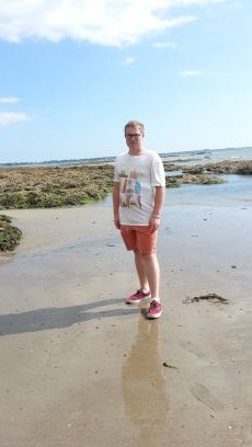 Lycéen qui aime les nouvelles technologies, l'automobile, le vélo mais aussi audiophile dans l'âme