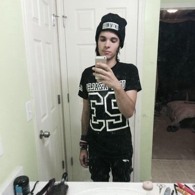 My main thang is Vine - instagram: sorryimalex - 19 - ALEX RAMOS P.O BOX 982 BUFORD, GA 30515 http://t.co/ijN52OjSum i love my #betcherinas