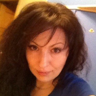 happy mother of 1, social admirer, wine researcher