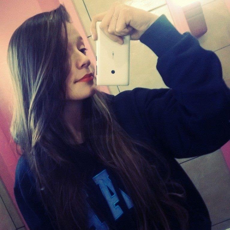 EitaPooha's profile picture. 1D,JB,Demi,Miley,E3 ♡