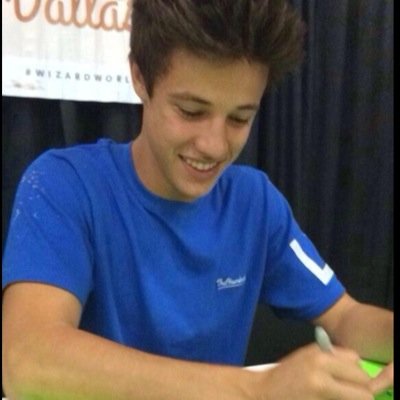 I just wanted to tell you that Cameron loves you, and he will notice you❤️ Never give up✨