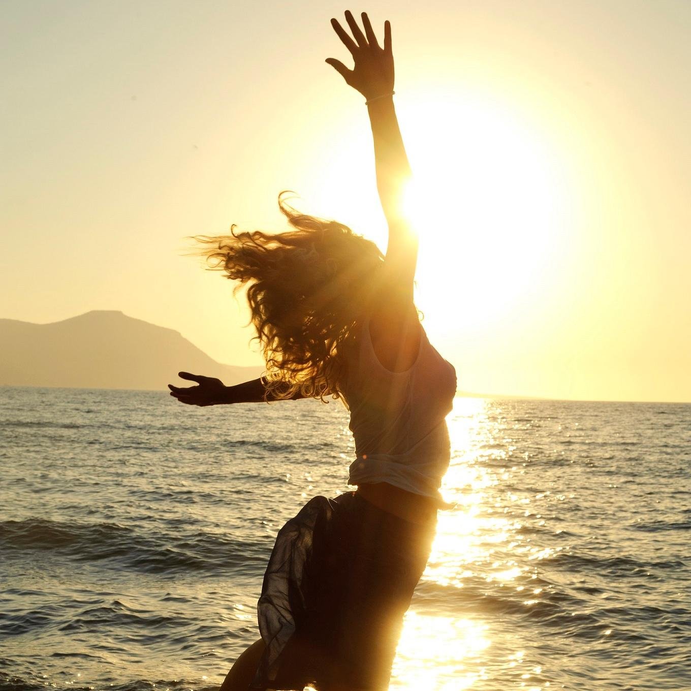 BreathJourney's profile picture. By experiencing your breathing, you can experience yourself! #Breathwork, #YinYoga, #Cacaoceremony, #Dancing, Shining, #Travelling, Celebrating Life!