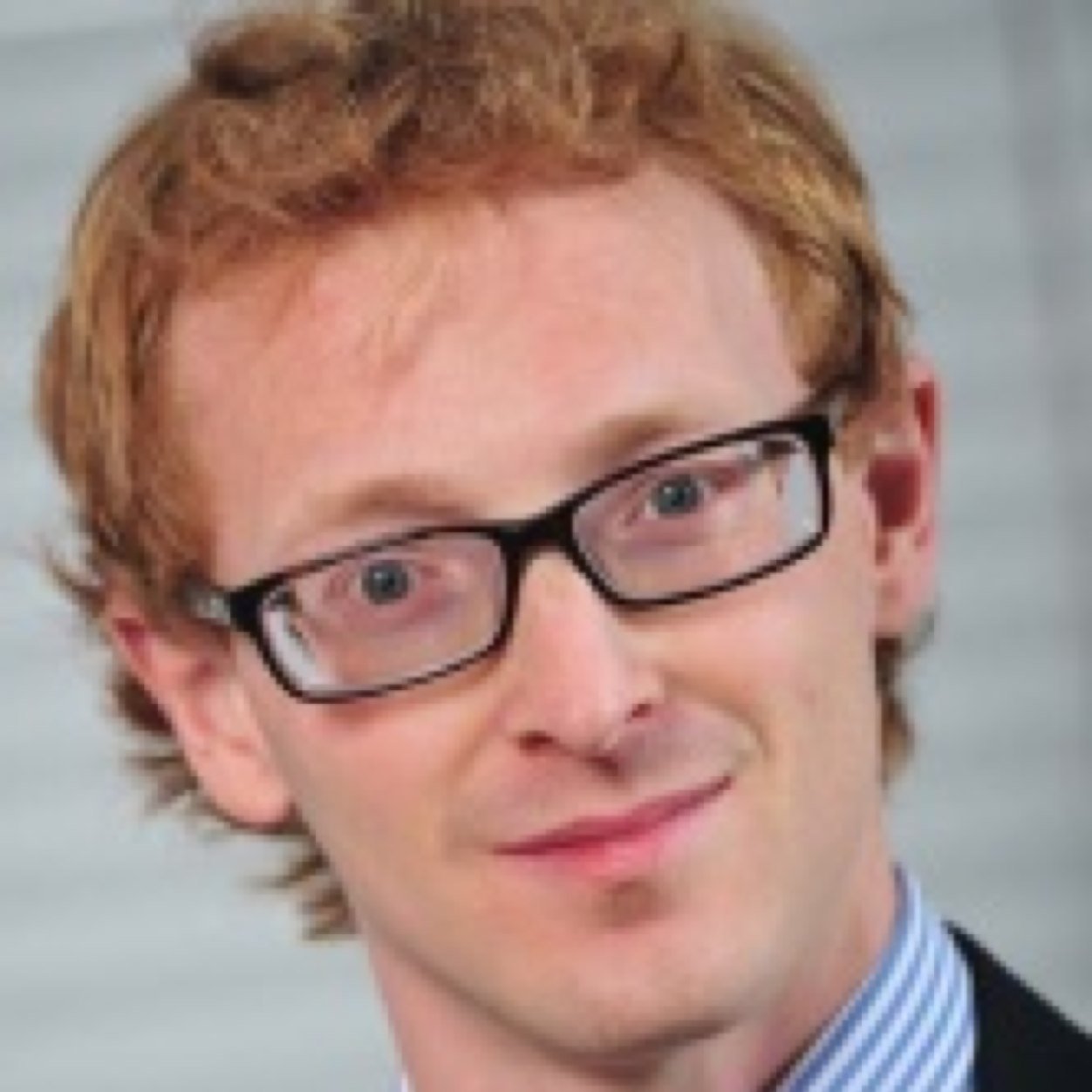 Barrister, Cardiff. Sometimes gives legal advice in 140 characters, but never over Twitter