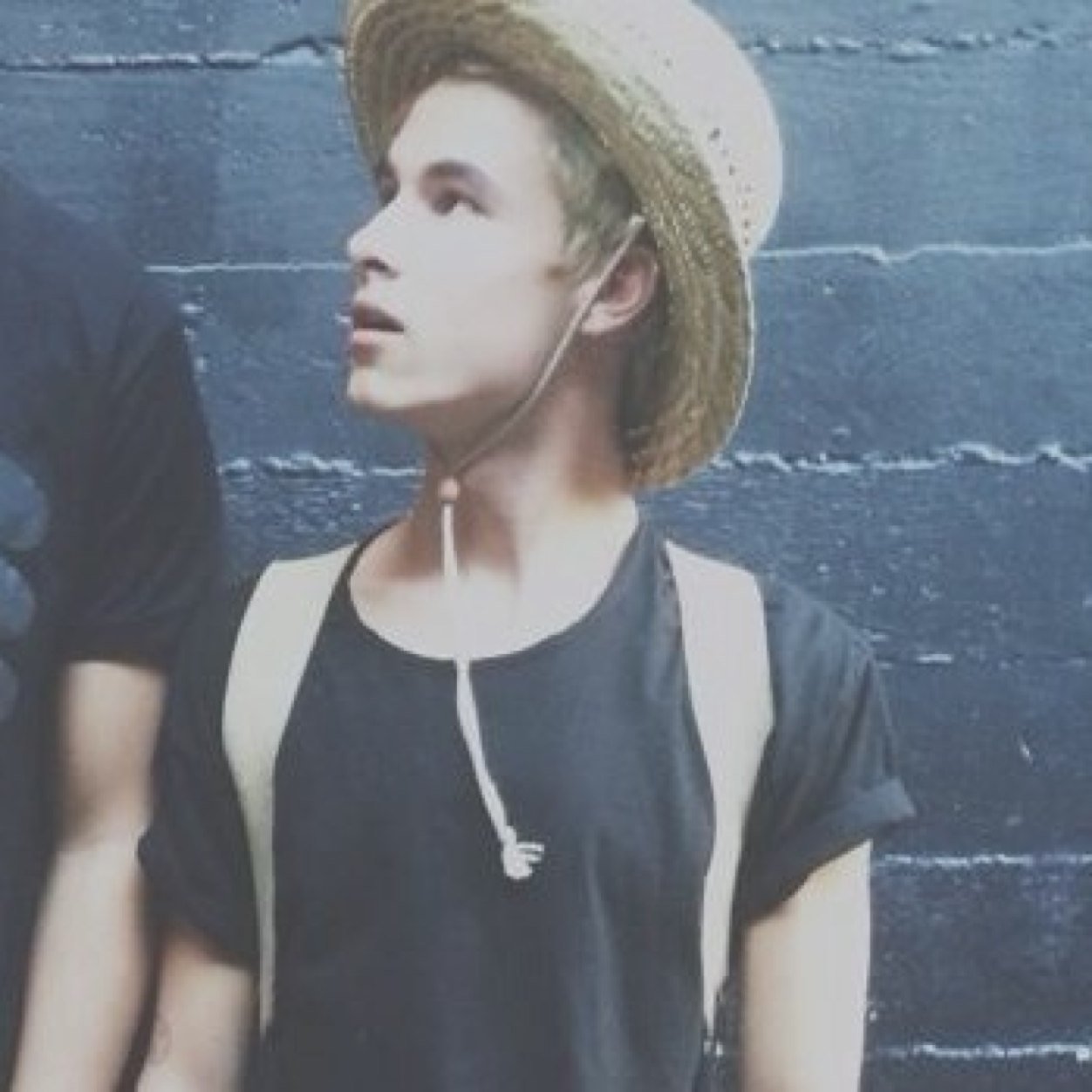 HelpO2's profile picture. 