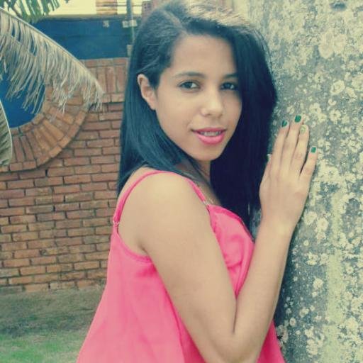 Quem sou?!
Eu sou para cada pessoa aquilo que ela acha que eu sou, mas o que para mim importa é o que eu estou a procura de ser e isso eu ainda não sou.