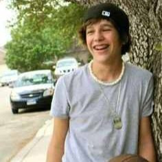 Reasons for @AustinMahone's mahomies to smile