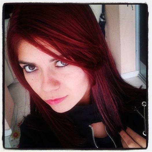 soy una persona muy distinta a la cotidianidad que ven a diario, no soy de las personas que sigue el sistema y la ideologia de ello, a veces mis amigos piensa