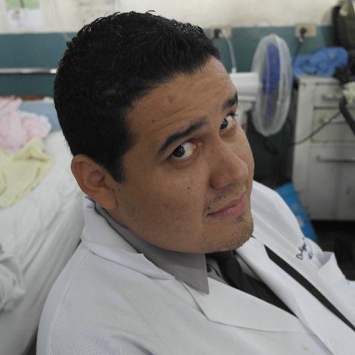 médico⛑️🏥, gamer🎮, basquetbolista🏀⛹️, aficionado a la lectura📖 ( mas no un lector habitual). geek, amante de los perros🐕 y los búhos🦉 .