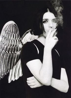 Жена - @Rock_Frerard 
              ...Let grunge soothe our souls...