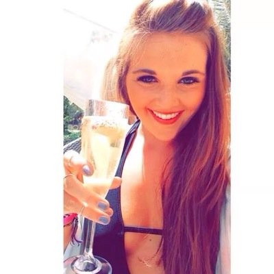 bethan343's profile picture. ✈️🐾🌏💃🏻