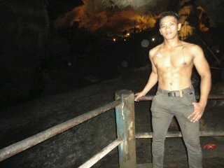 ILove ma mom so much, all ma family... ILove play football, game. Fitness, all bout sports.  IHate Arrogant. ((I'd Respect to everyone)).