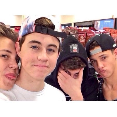 CONGRATS ON YOUR CAM FOLLOW YOU DESERVED IT! Just wanted to make you happy, hopefully this made you smile ☺️ @iheartallsides follow if ya want