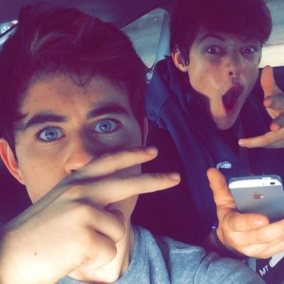 hey! i just gave you a free follow! So go follow @theahemmings and ask for a follow back! :)