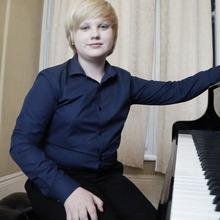 11 yr old pianist and cellist
https://t.co/M3PE3FaS2E